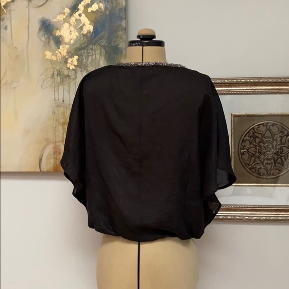 Guess Small ‘Y’ neck top - Picture 3 of 7